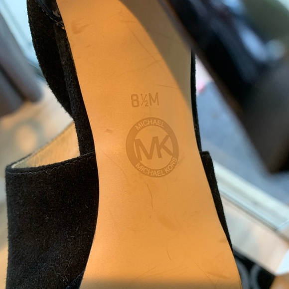 MICHAELMicheal Kors Black Leather/Suede High Heel Buckle/Circular Logo Sz 8.5 - Picture 10 of 16
